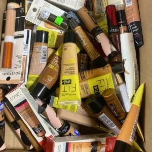 Assorted Foundation And Concealer Differents Brands (50 Pcs Lot)